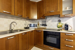 Fridge, microwave