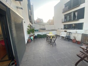 Outdoor dining - Loft with terrace (Terrassa)