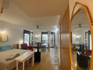 1 bedroom, iron/ironing board, travel cot, WiFi - Loft with terrace (Terrassa)