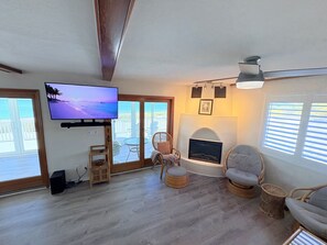 TV, fireplace - 3BR Gulf-Front North Captiva Home with Deck (Captiva)