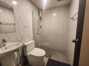 صابون، شامبو، ورق حمّام