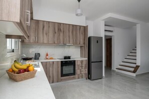 Private kitchen - Elhasa Laganas Villa by Elite (Zakynthos)