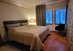 Desk, iron/ironing board, free WiFi, bed sheets