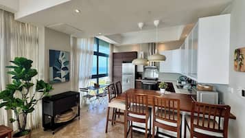 Apartment, 3 Bedrooms, Accessible, Smoking | Private kitchen