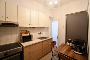 Apartment, 3 Bedrooms | Private kitchen