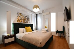 Apartment, 3 Bedrooms | Soundproofing, iron/ironing board, free WiFi