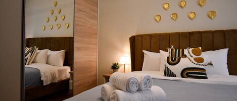 Sistema de insonorización, tabla de planchar con plancha y wifi gratis