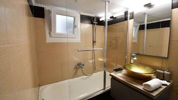 Căn hộ, 3 phòng ngủ | Phòng tắm