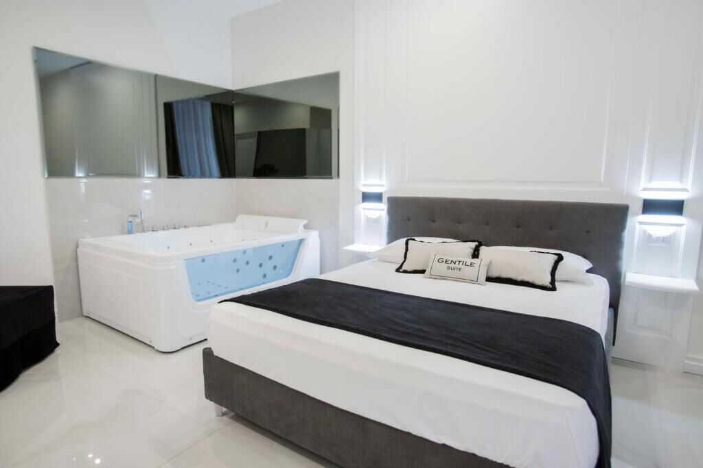 In-room safe, soundproofing, free WiFi