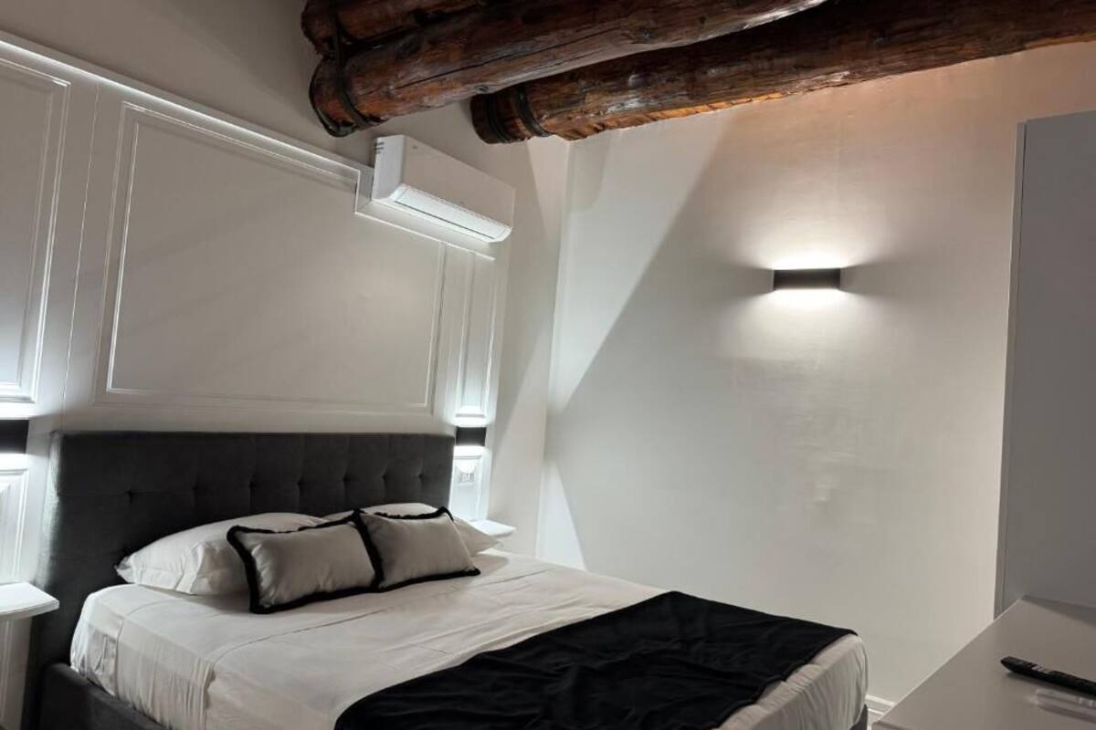 In-room safe, soundproofing, free WiFi