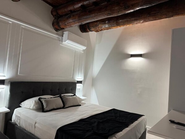 In-room safe, soundproofing, free WiFi