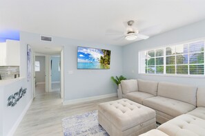 Smart TV - Beach Retreat for Up to 24 Guests (Indian Rocks Beach)
