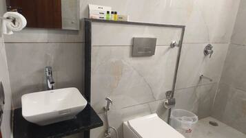 Deluxe Double Room | Bathroom