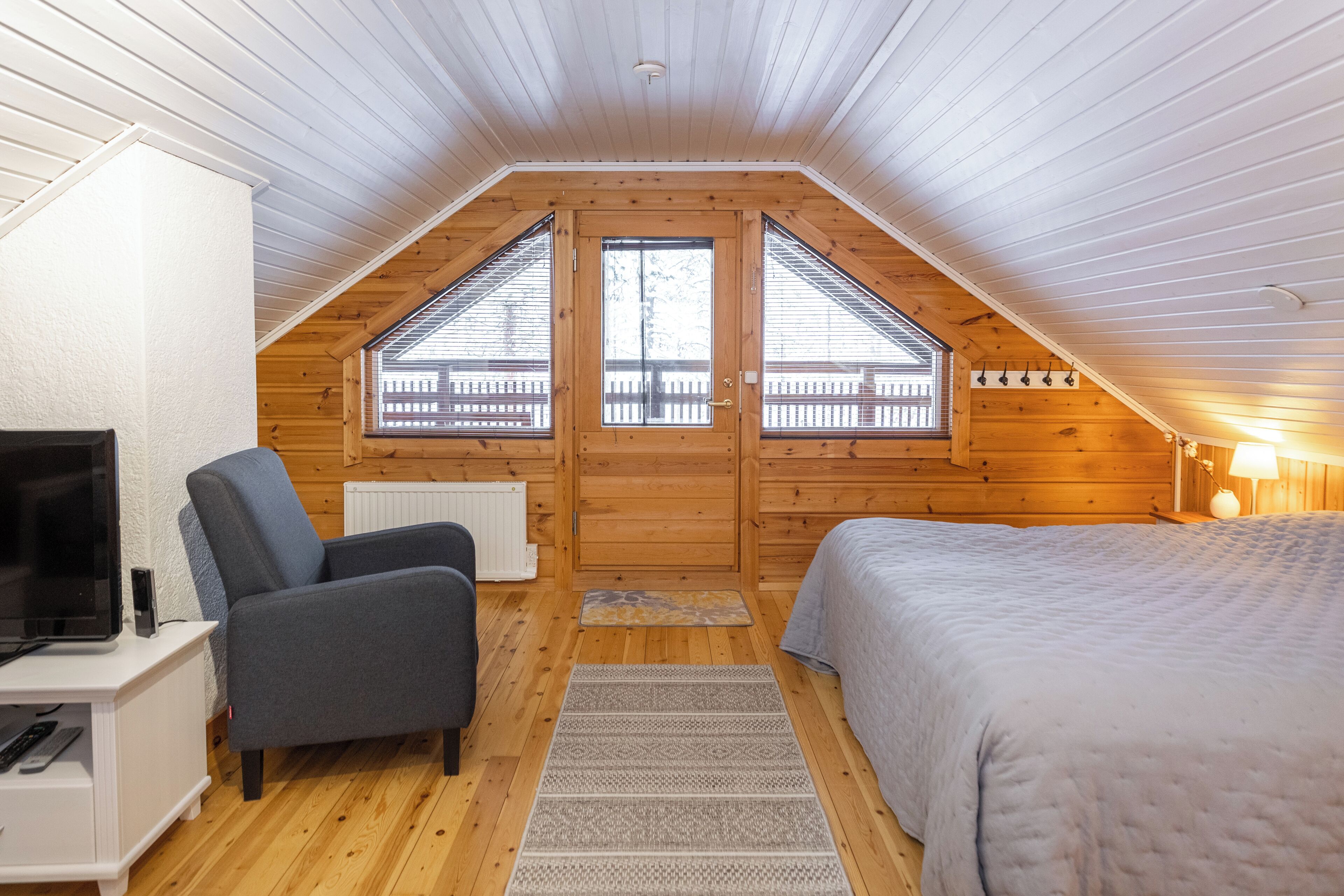 旅行婴儿床、免费 WiFi、床单