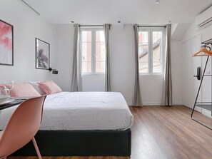 Iron/ironing board, free WiFi, bed sheets - UrbanFlat 210 - 249 Saint Denis (París)