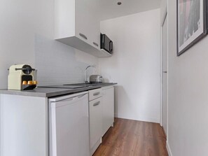 Frigorifero, microonde, forno, lavastoviglie