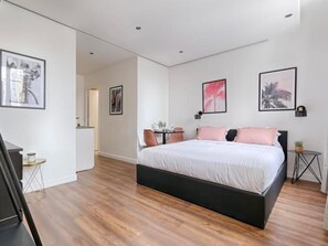 Iron/ironing board, free WiFi, bed sheets - UrbanFlat 210 - 249 Saint Denis (París)