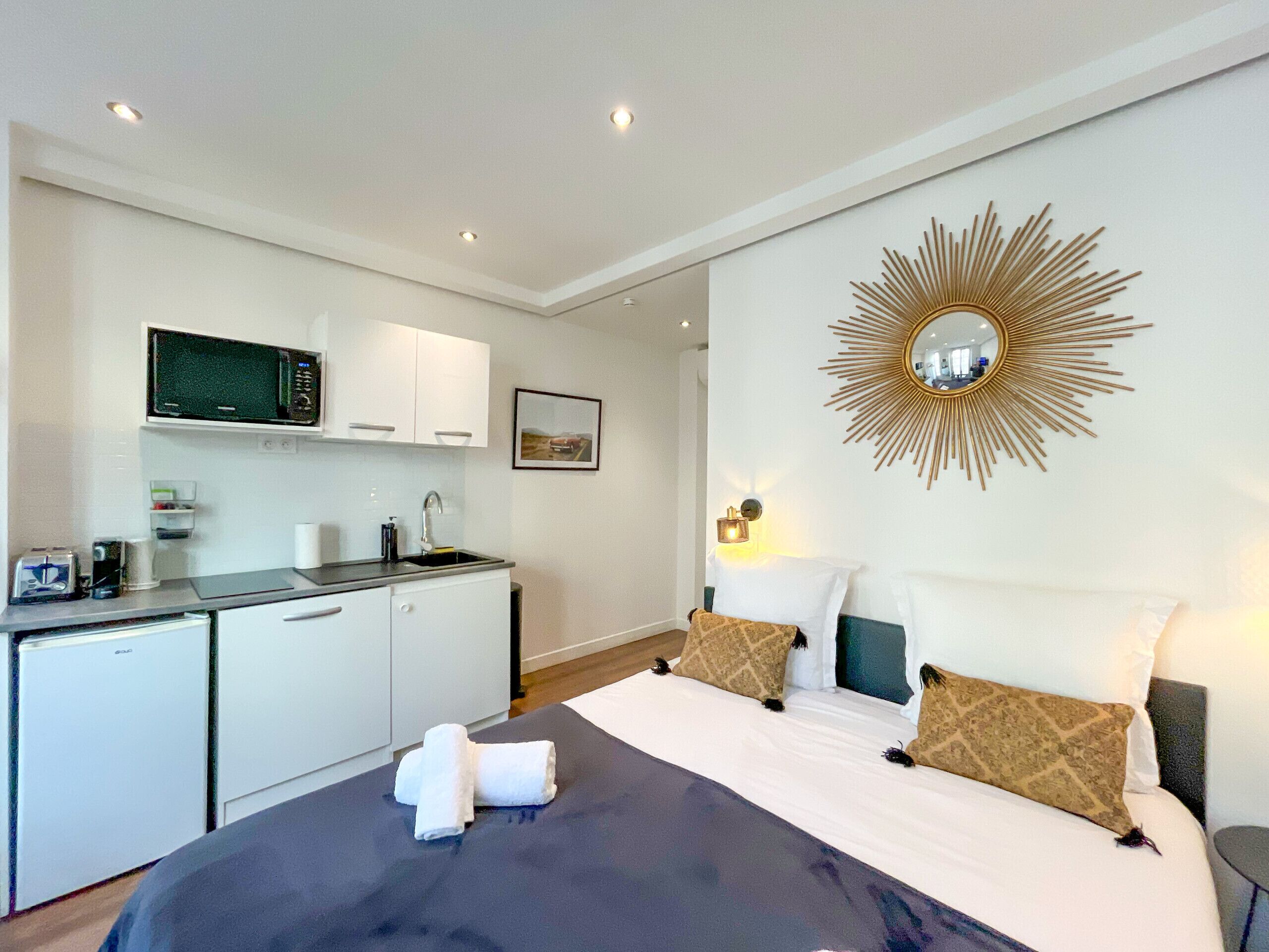 Fer et planche à repasser, Wi-Fi gratuit, draps fournis