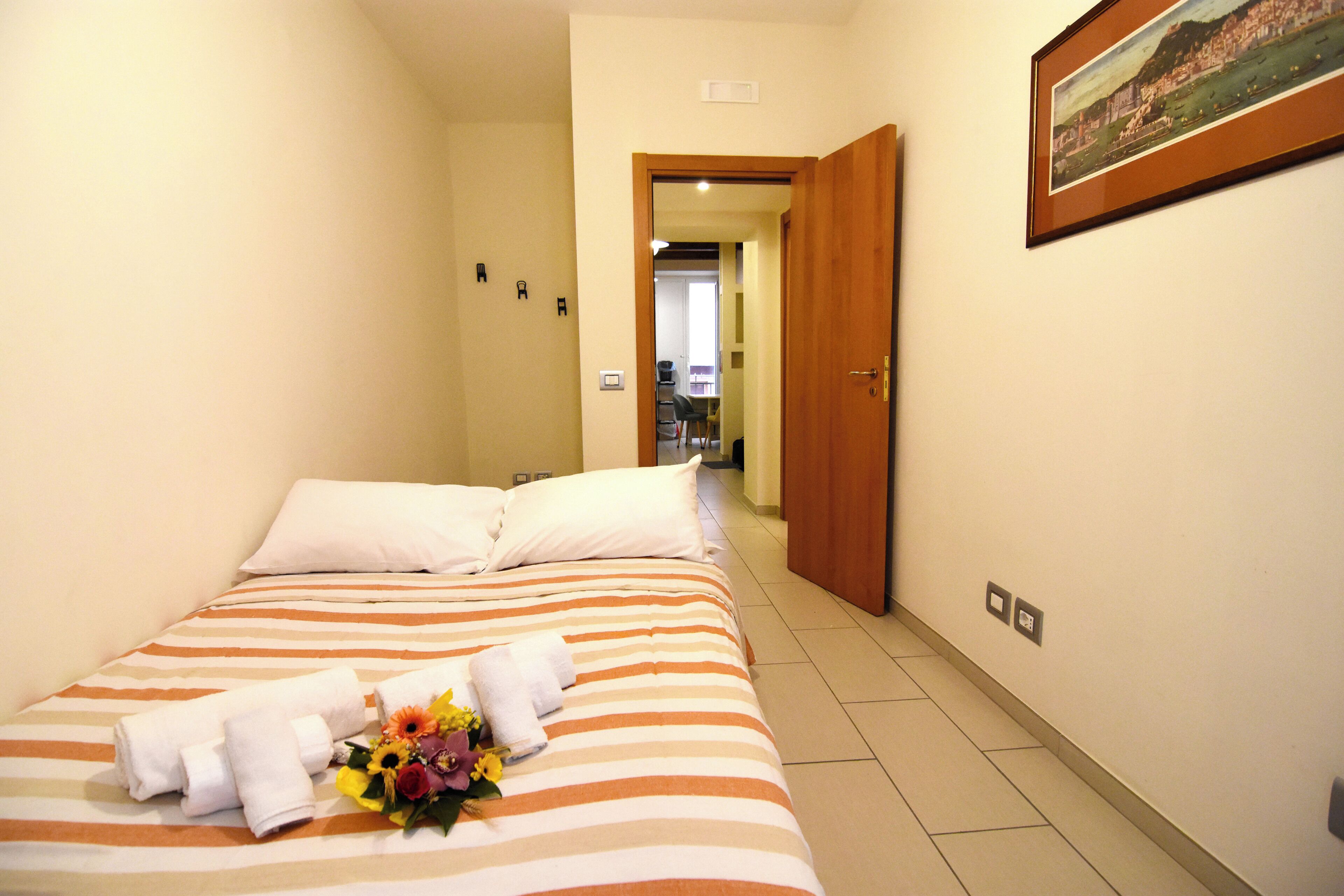 Bügeleisen/Bügelbrett, Internetzugang, Bettwäsche