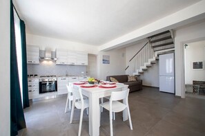 Family Apartment, Balcony, Garden View | Living area | Flat-screen TV - 18 Gradi Apartments (Marsala)