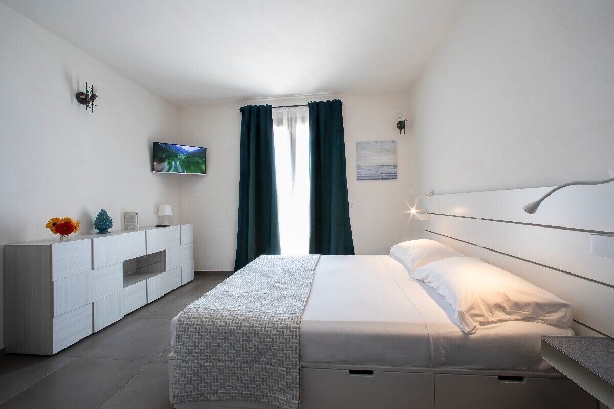 Deluxe Apartment, Balcony, Partial Sea View