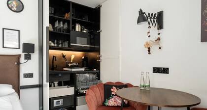Design Apartment 'Flora by Kamelu' with Private Terrace and Parking