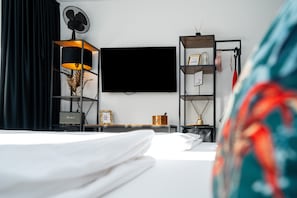WiFi, bed sheets - Design Apartment 'Flora by Kamelu' with Private Terrace and Parking (Gengenbach)