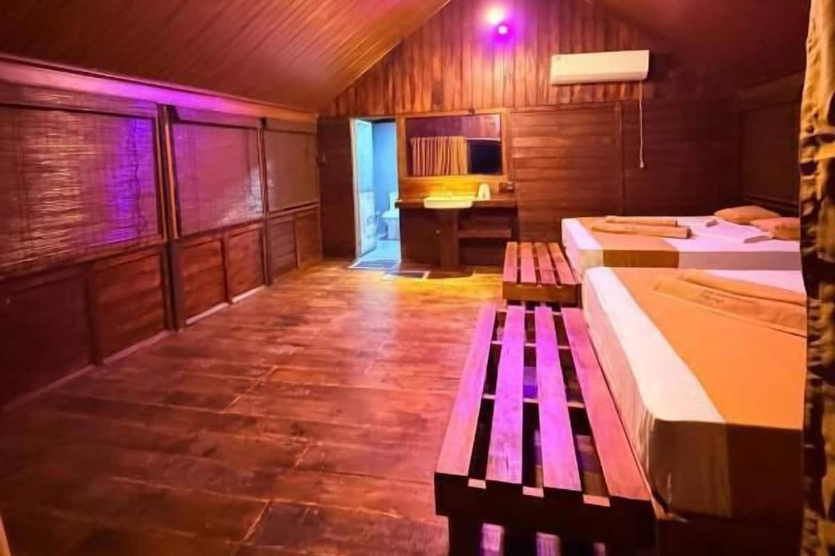 Deluxe Room, Lake View | Free WiFi