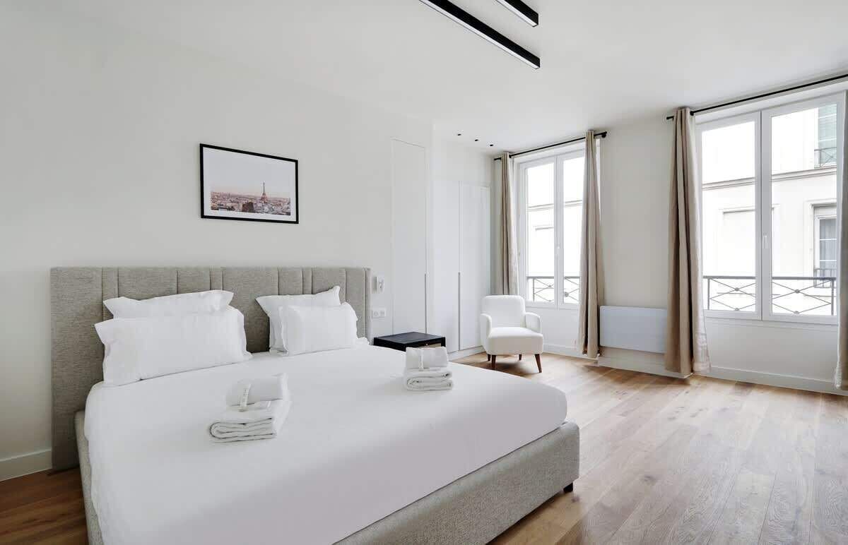 熨斗/熨衣板、旅行婴儿床、WiFi、床单