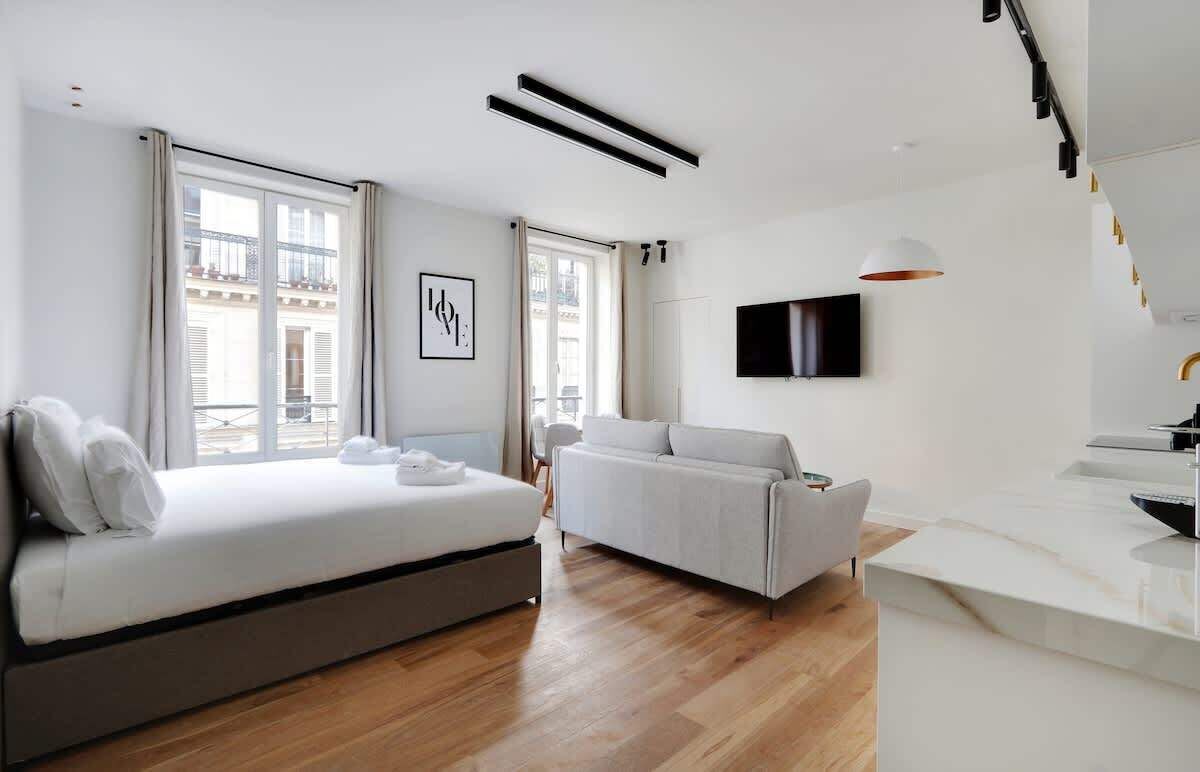 Bügeleisen/Bügelbrett, Reisekinderbett, WLAN, Bettwäsche