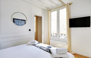 1 chambre, fer et planche à repasser, lit parapluie, Wi-Fi