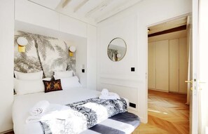 1 chambre, fer et planche à repasser, lit parapluie, Wi-Fi