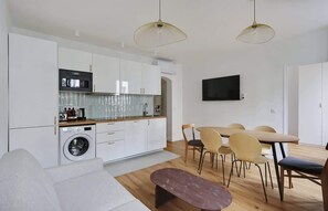 Interior - A Bright 2-BR in Nation - Charonne (Paris)