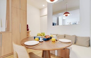 Dining - A 1-BR Duplex in the Champs-Elysées (Paris)