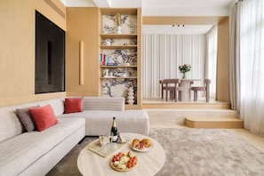 TV, offices - Oniri - 1-BR with Services - Grand Augustin 1 (Paris)