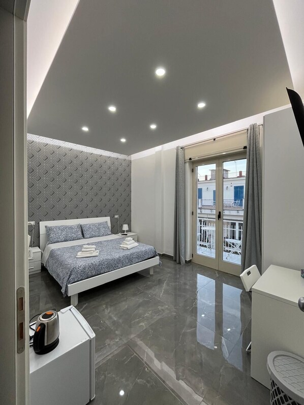 Comfort Double or Twin Room, Balcony, Hill View | Free WiFi - Napolitudine (Naples)