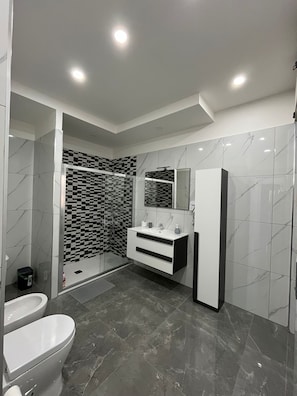 Comfort Double or Twin Room, Balcony, Hill View | Bathroom - Napolitudine (Naples)