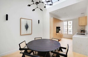 Dining - A Breathtaking 2-Br 2 Ba in St-Germain-des-Près (Paris)
