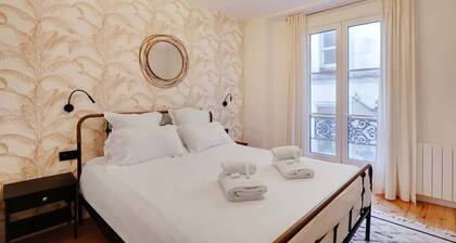Un Confortable 1-Ch/1SdB Duplex in Montmartre