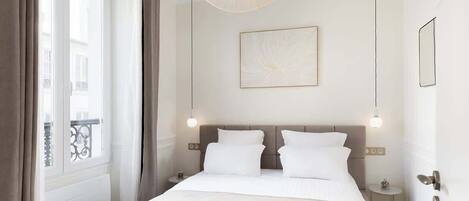 Bügeleisen/Bügelbrett, Reisekinderbett, WLAN, Bettwäsche