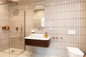 Douche, séchoir à cheveux
