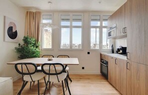 Dining - A Magnificent 1-BR/1Ba in Daumesnil (Paris)