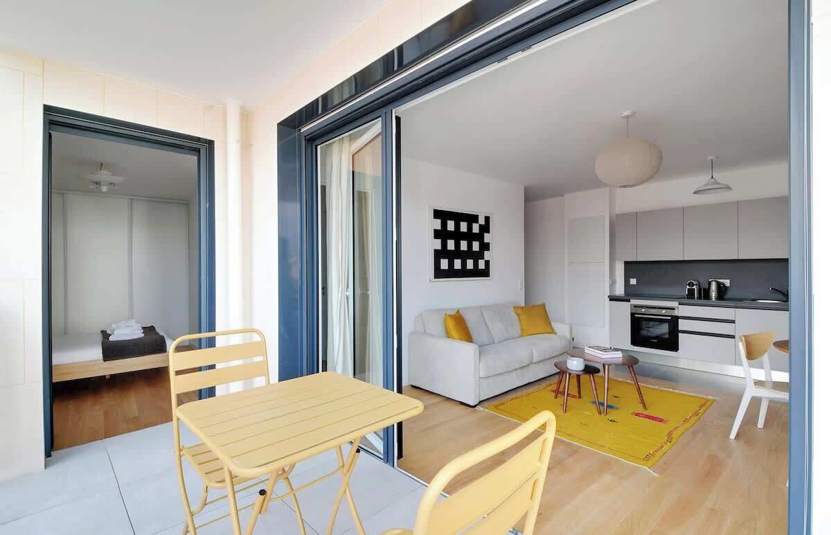 テレビ、書斎 / ワークスペース