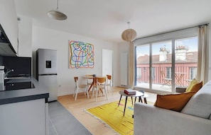 Interior - A Design 2-BR/1-BA with Terrace in Clichy (Clichy)