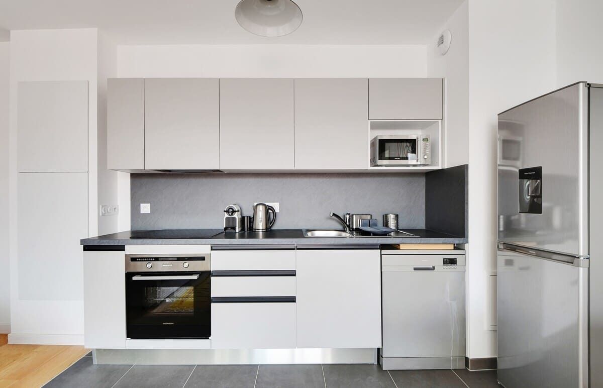 冰箱、微波炉、烤箱、炉灶