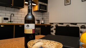 Kaffetrakter/tekoker, kjøleskap, mikrobølgeovn og ovn