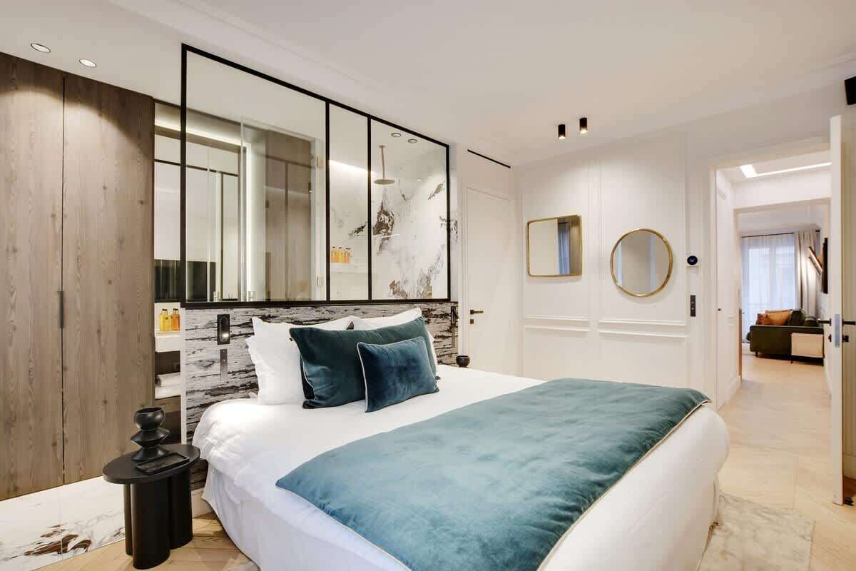 Iron/ironing board, travel cot, WiFi, bed sheets