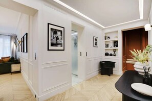 Interior - The Lander - Serviced 3BR/3BA - Champs Elysées (Paris)