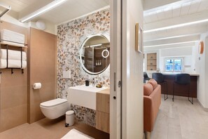 Shower, hair dryer, towels - Apartment 'La Maison De Ida - Petite' with Wi-Fi and Air Conditioning (Aosta)