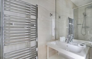 Een douche, een haardroger